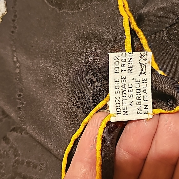 CARTIER 100% Silk Scarf EUC - Picture 5 of 11